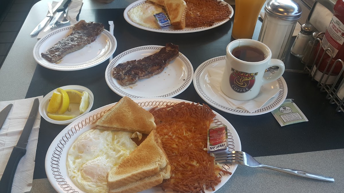 Waffle House Photo 7