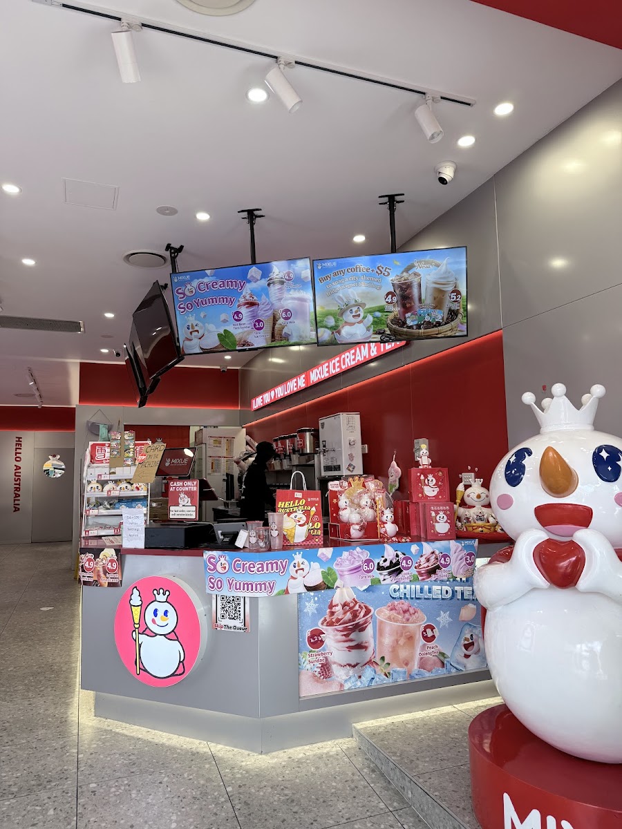 Mixue Ice Cream & Tea 蜜雪冰城 Photo 7