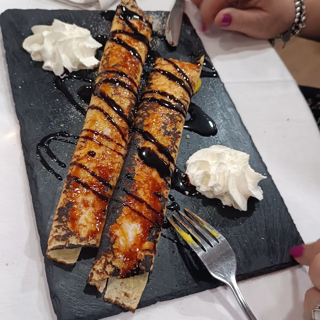 Filloas Caramelizadas Rellenas de Crema