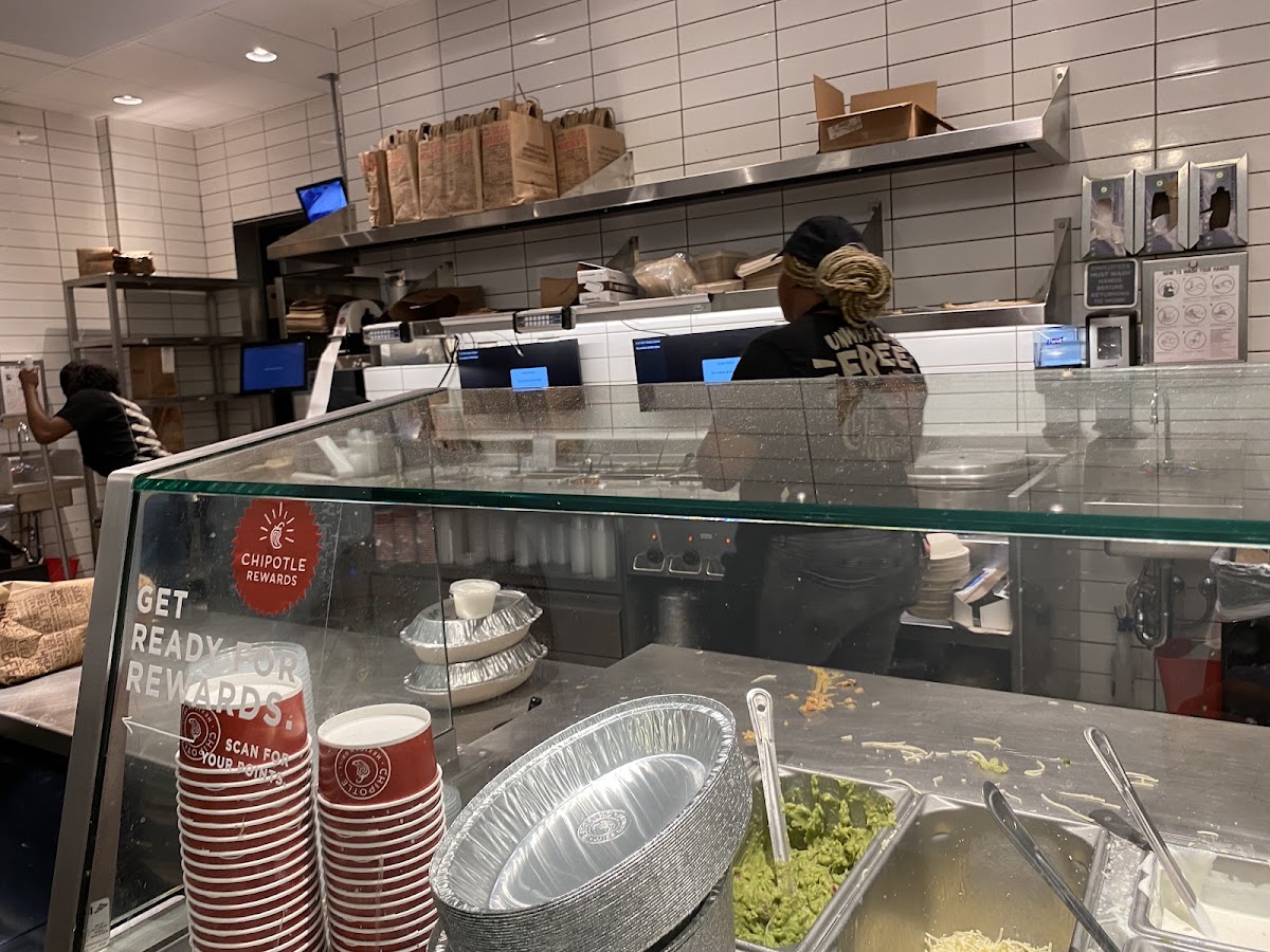 Chipotle Mexican Grill Photo 7