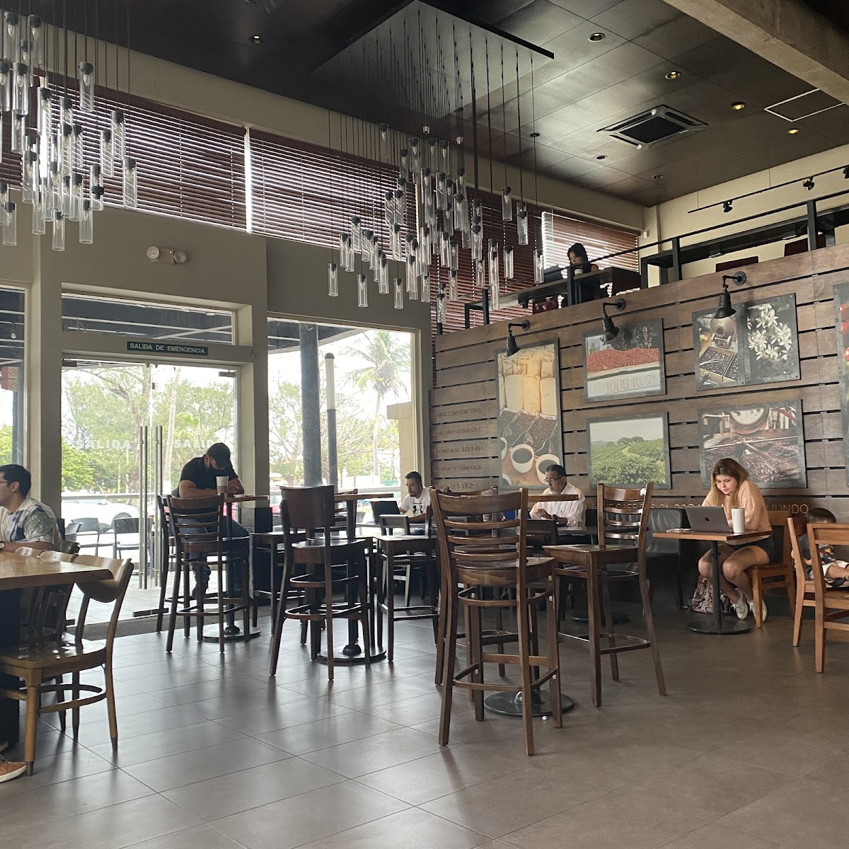 Starbucks Costa de Oro (Plaza Boka)