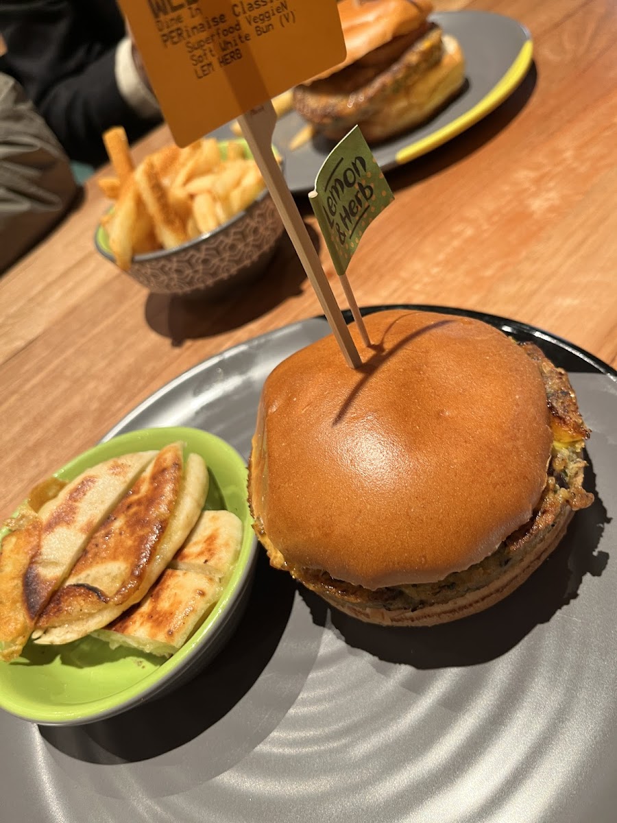 Nando's Werribee Pacific Photo 8