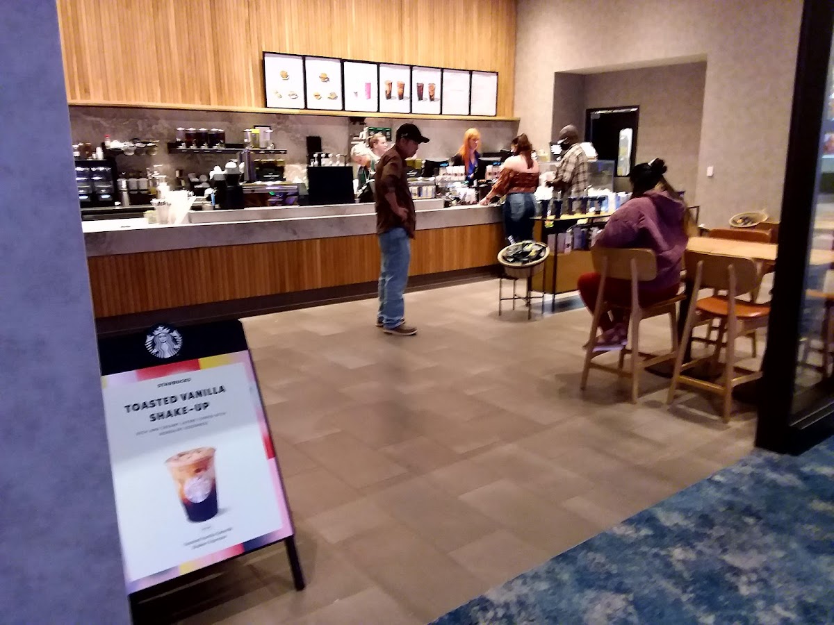 Starbucks Photo 4