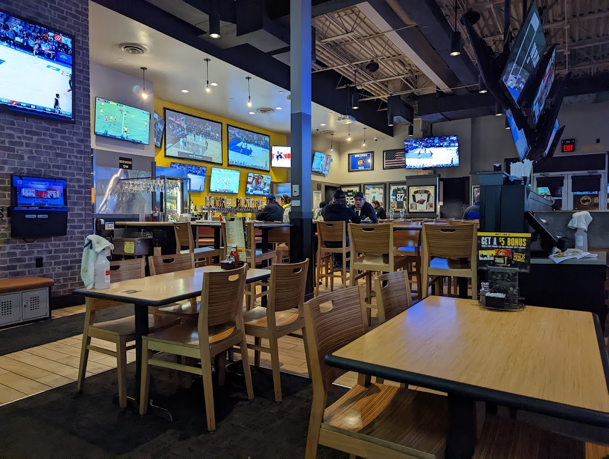 Buffalo Wild Wings Photo 4