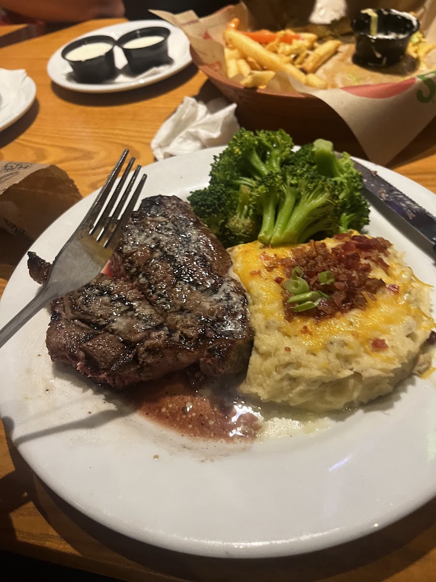 Chili's Grill & Bar Photo 5