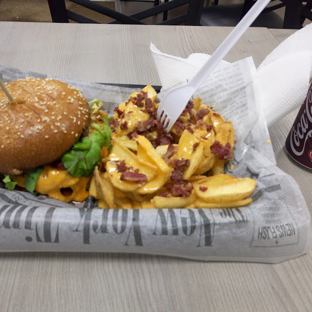 Burger Frites Au Cheddar