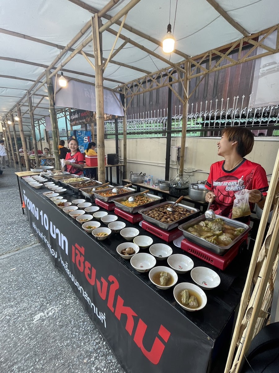 ข้าวแกง10บาท เชียงใหม่
