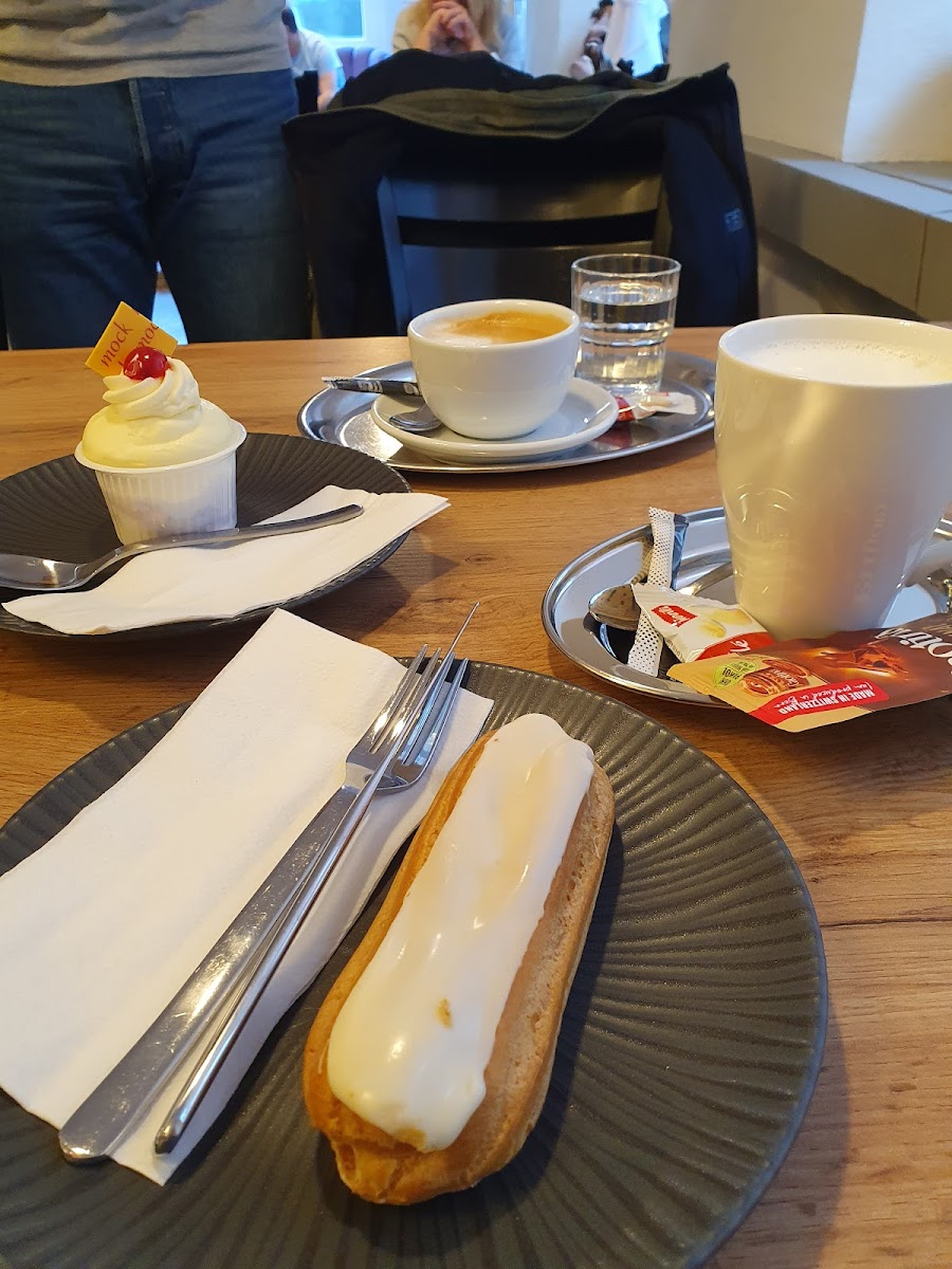 Café-Restaurant Träff Photo 2