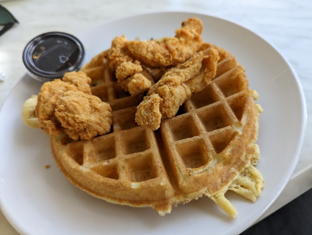 Another Broken Egg Cafe Photo 7