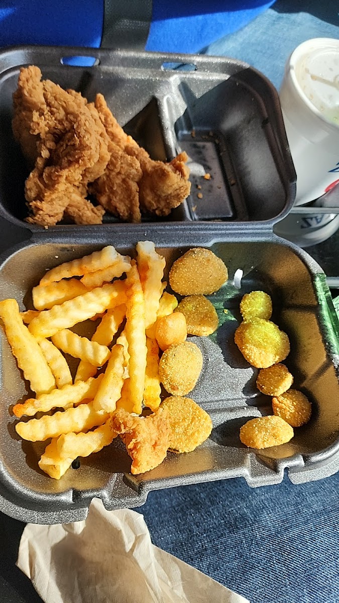 Zaxby's Chicken Fingers & Buffalo Wings Photo 8