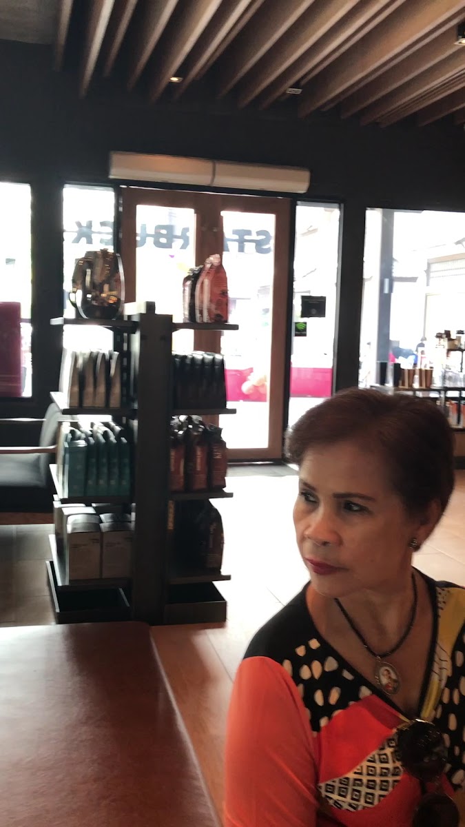 Starbucks Photo 2