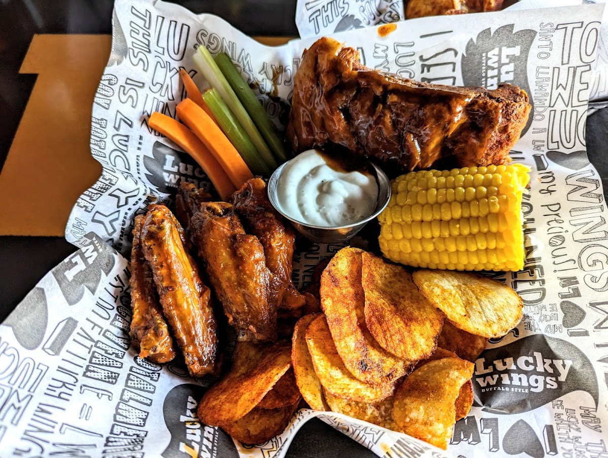 Lucky Wings Queretaro Photo 8
