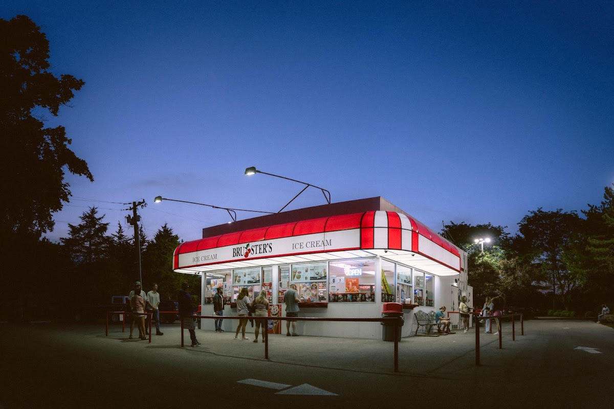 Bruster's Real Ice Cream Photo 4