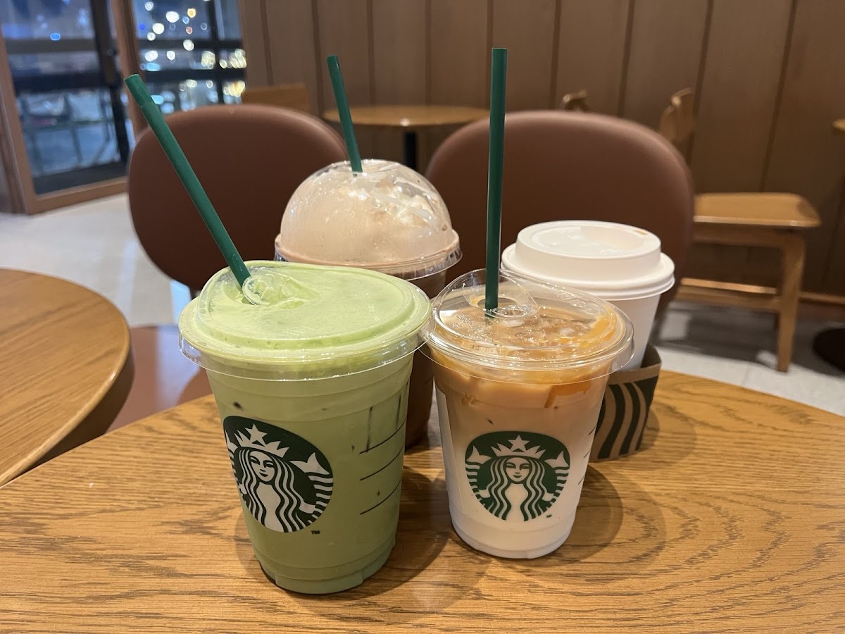 Starbucks Photo 4