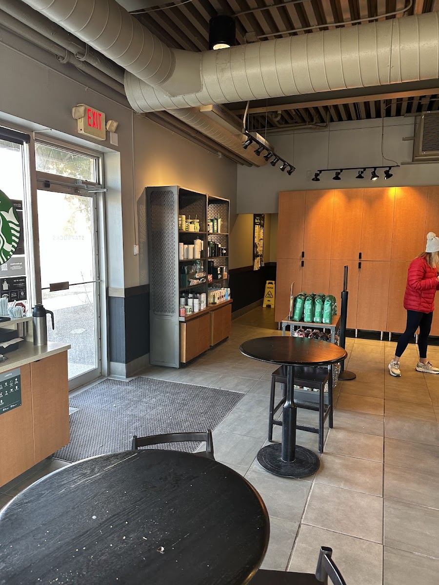 Starbucks Photo 4
