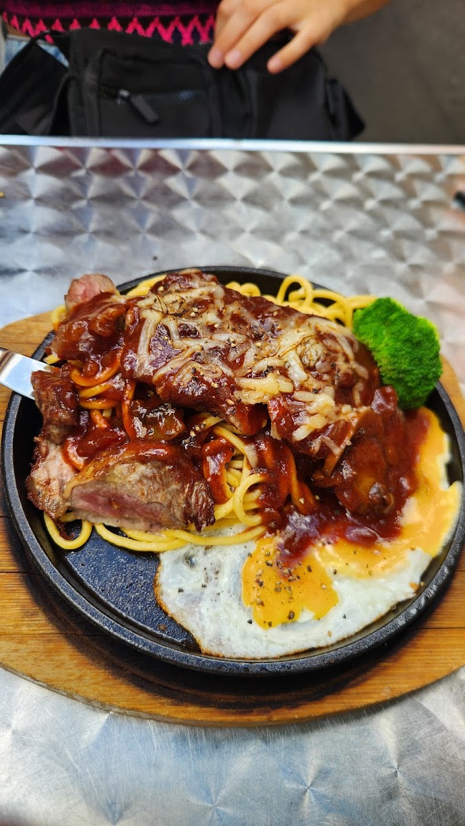 Chinatown Sizzling House Photo 7