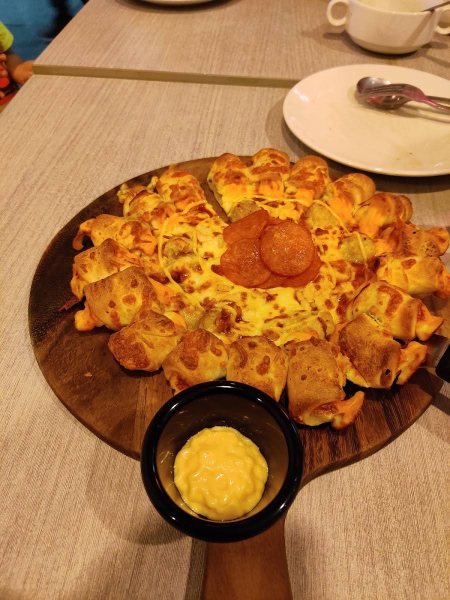 Pizza Hut Photo 5