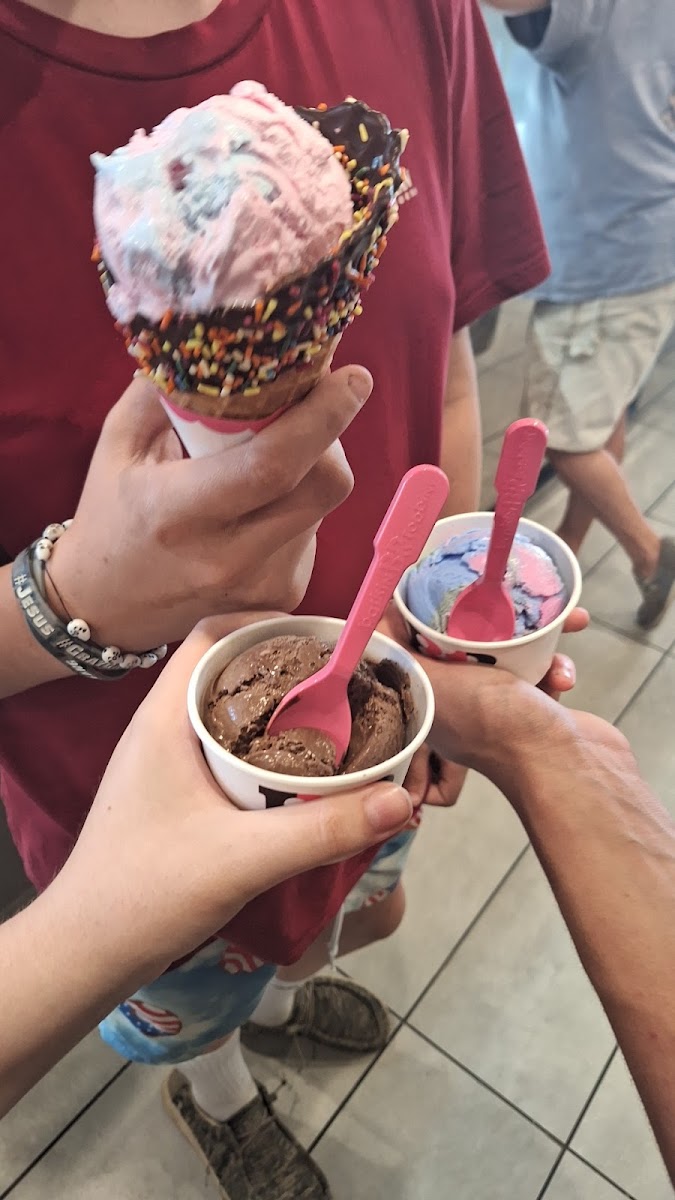 Baskin Robbins Photo 9