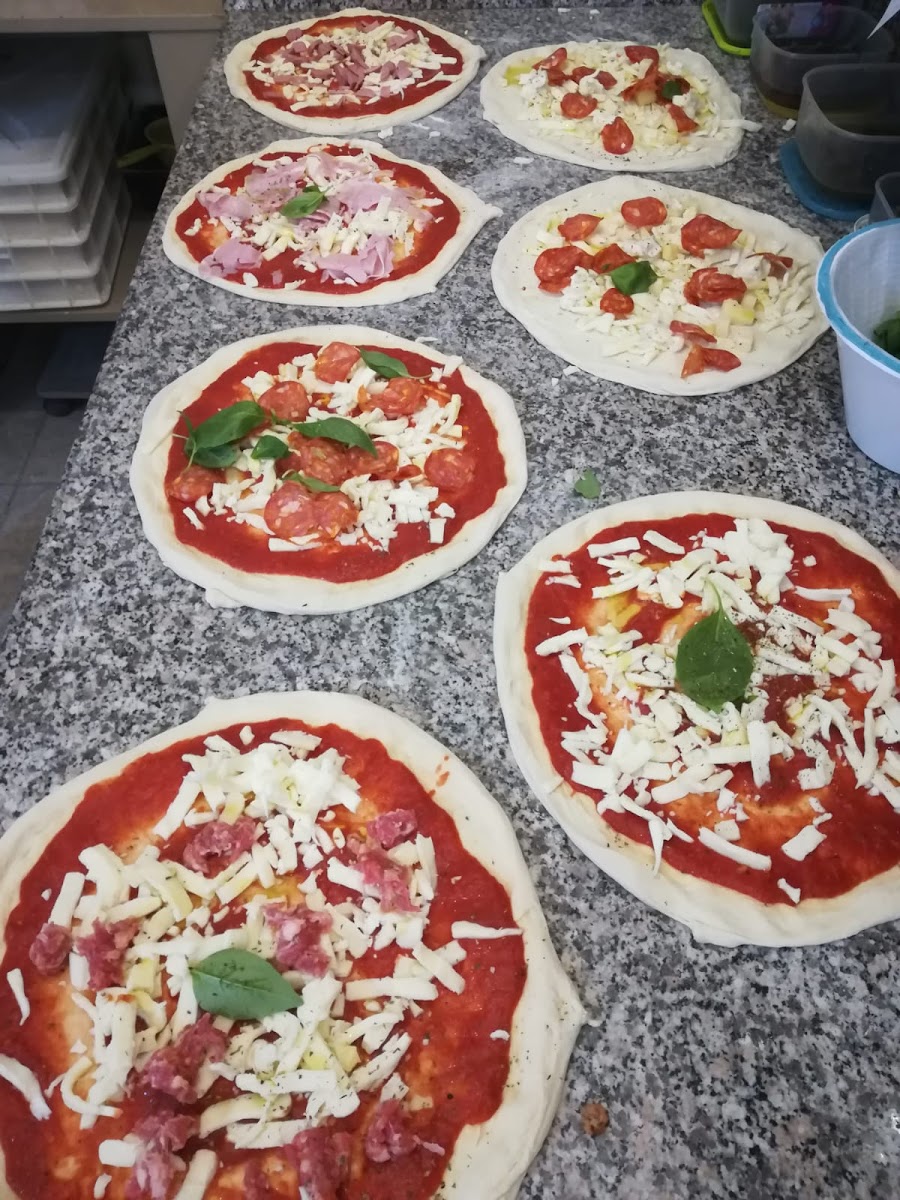Roger Pizza Photo 8