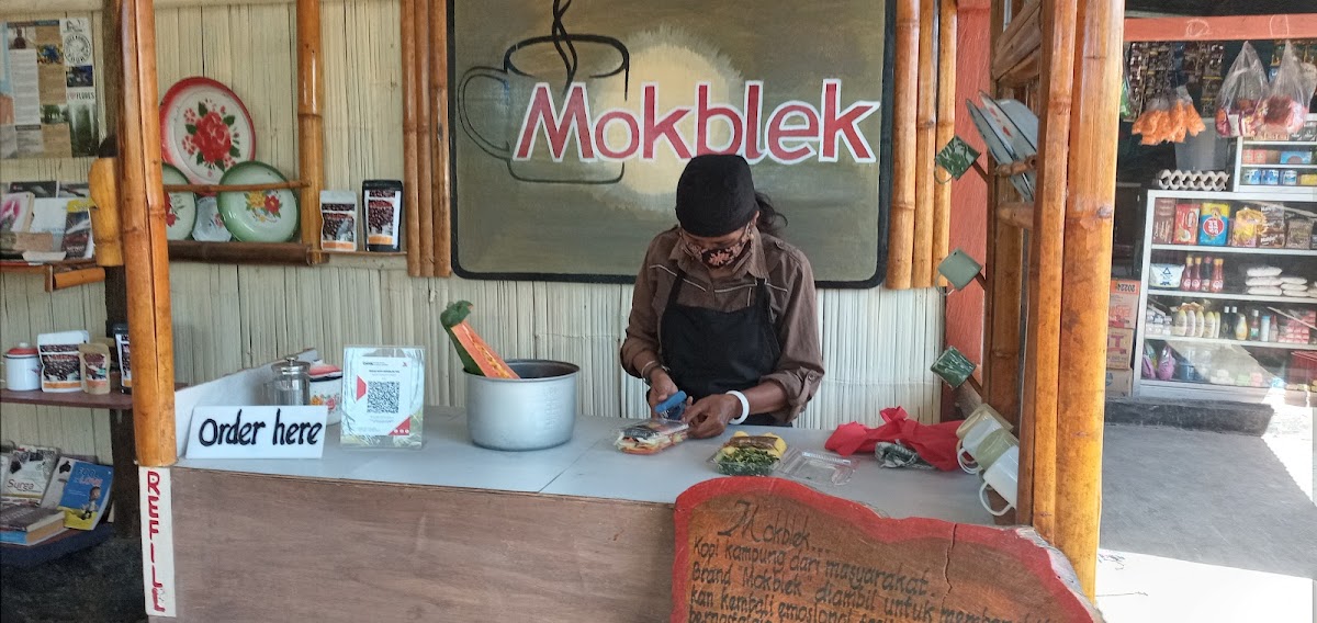 Flores Signature Tour & MokBlekCafe Photo 3