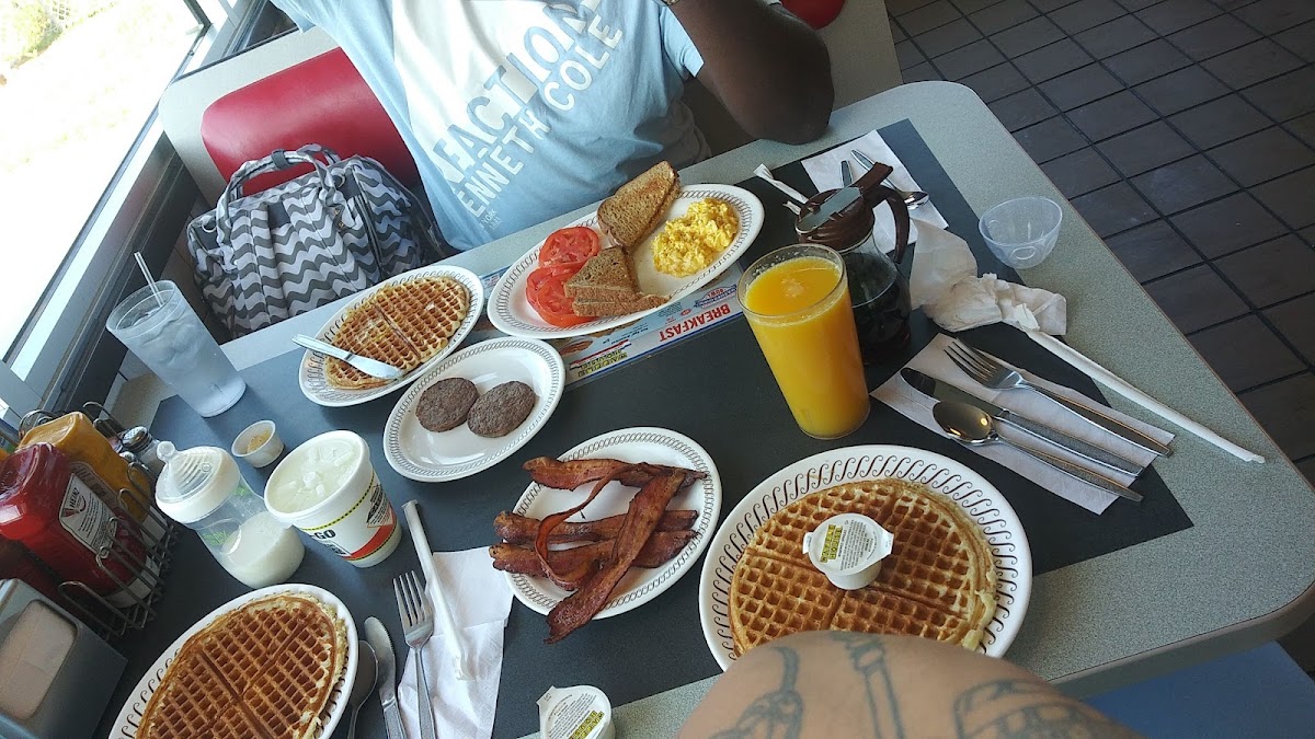 Waffle House Photo 10