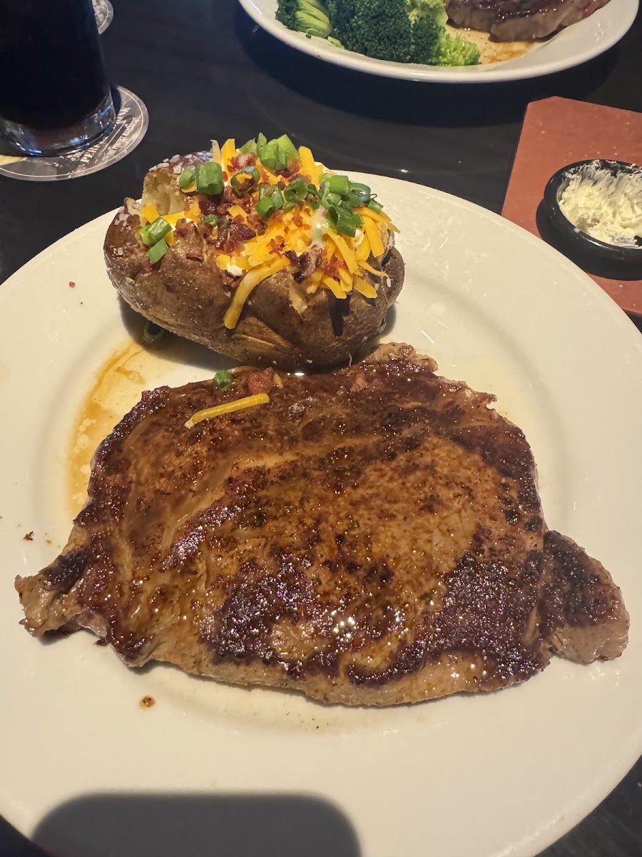 LongHorn Steakhouse Photo 4