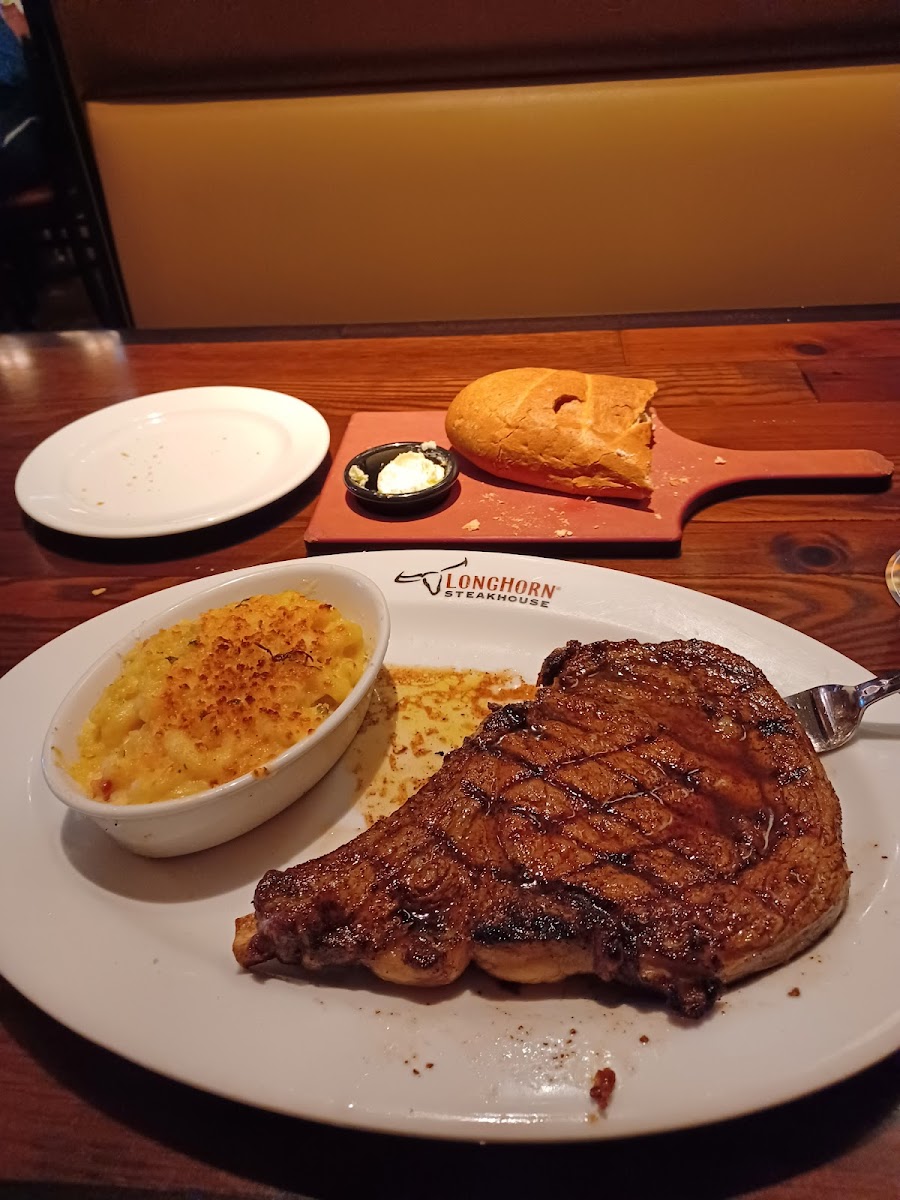 LongHorn Steakhouse Photo 6