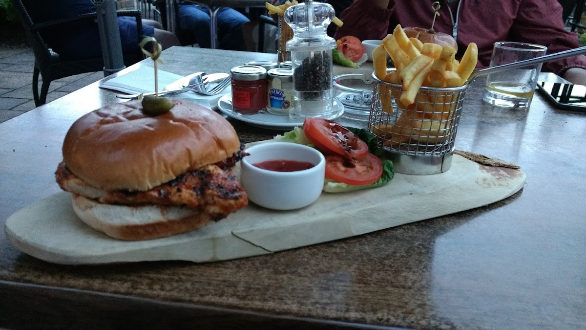 RIVERSIDE RESTAURANT Photo 2
