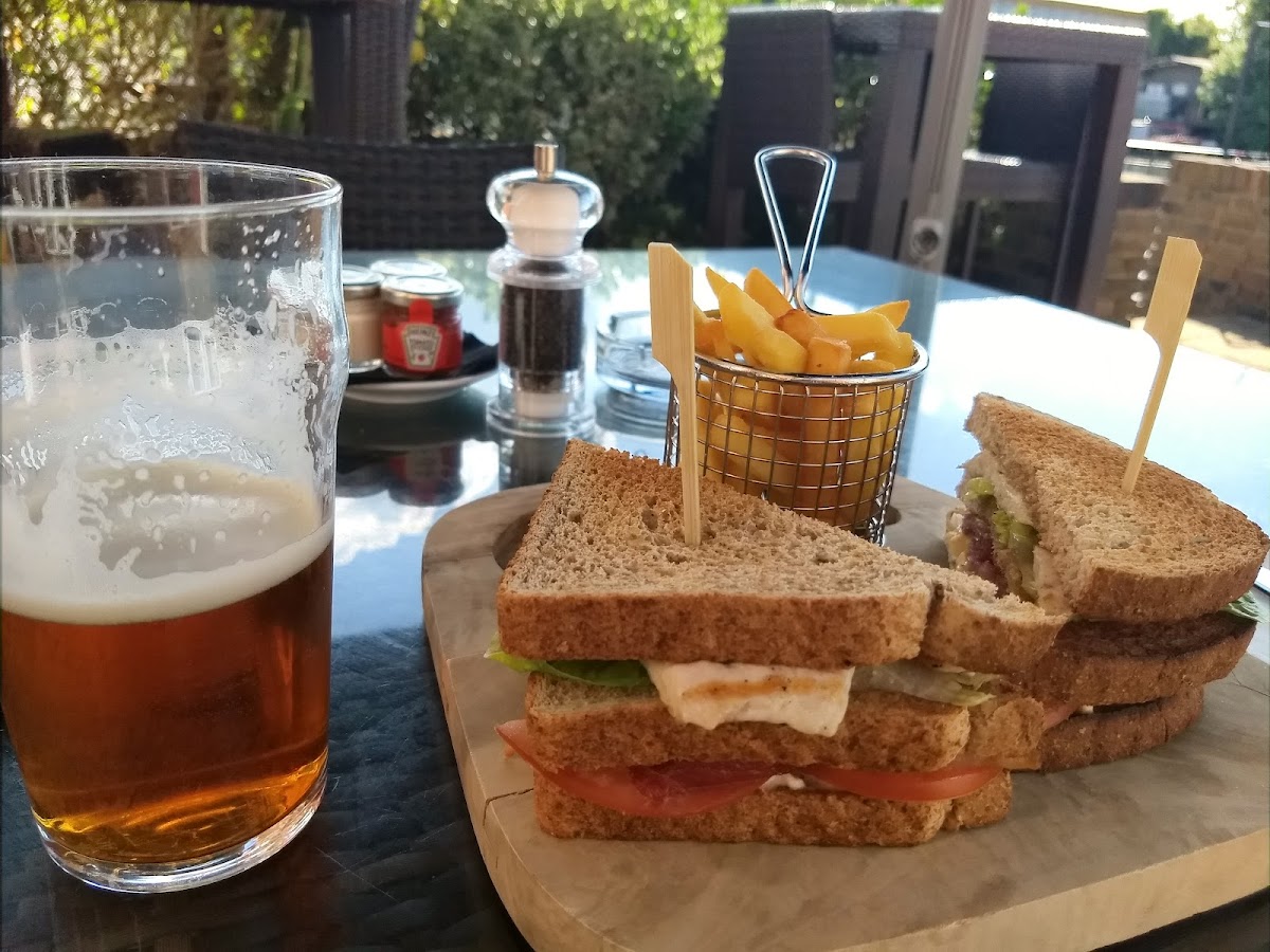 RIVERSIDE RESTAURANT Photo 5