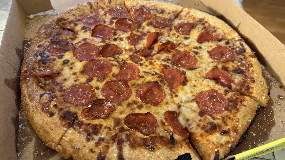 Hungry Howie's Pizza & Subs Photo 4