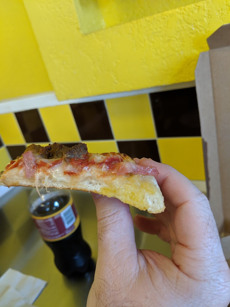 Hungry Howie's Pizza & Subs Photo 9