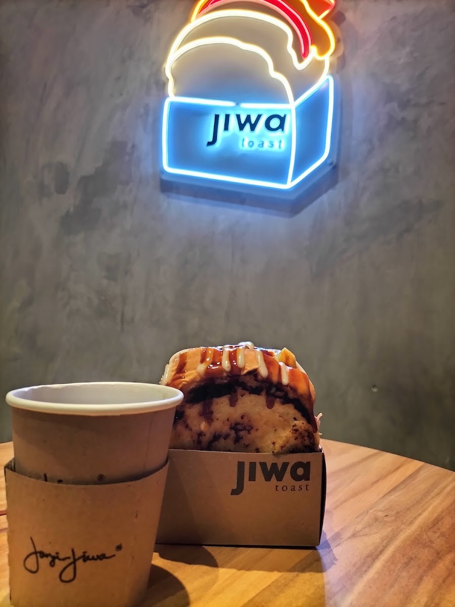 Kopi Janji Jiwa & Jiwa Toast Summarecon Emerald Karawang Photo 7