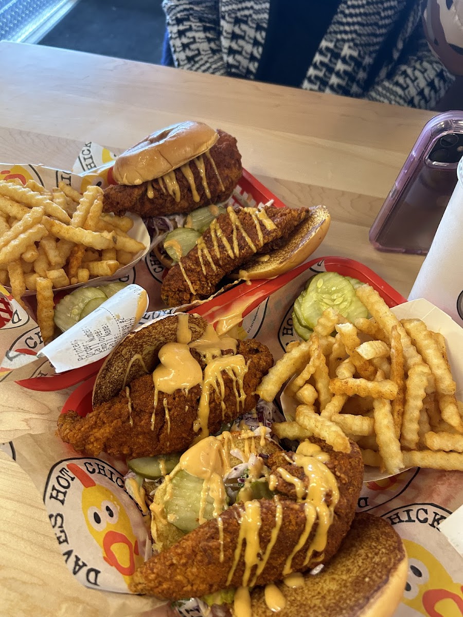 Dave's Hot Chicken Photo 10