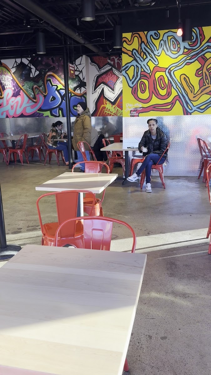 Dave's Hot Chicken Photo 2