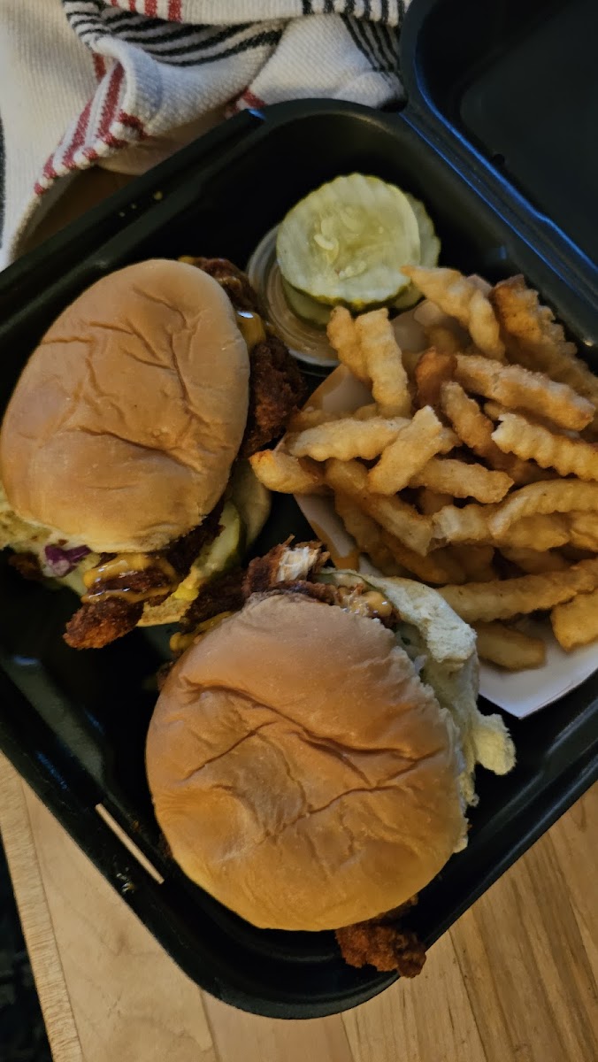 Dave's Hot Chicken Photo 8