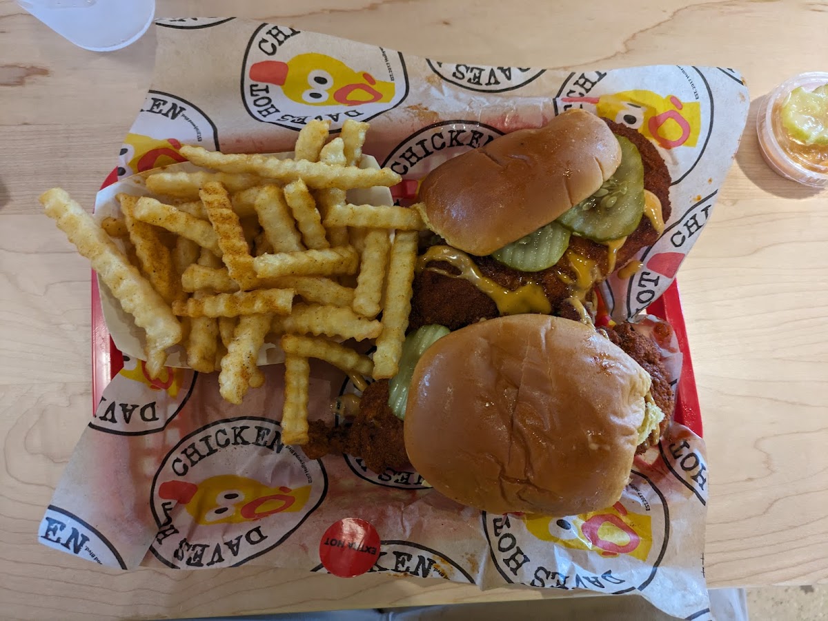 Dave's Hot Chicken Photo 9