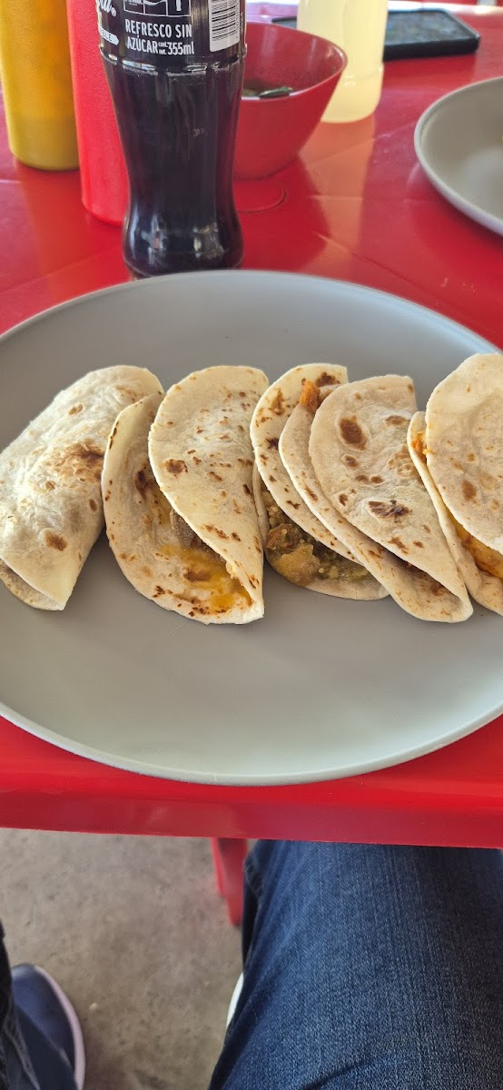 La chabela tacos y gorditas