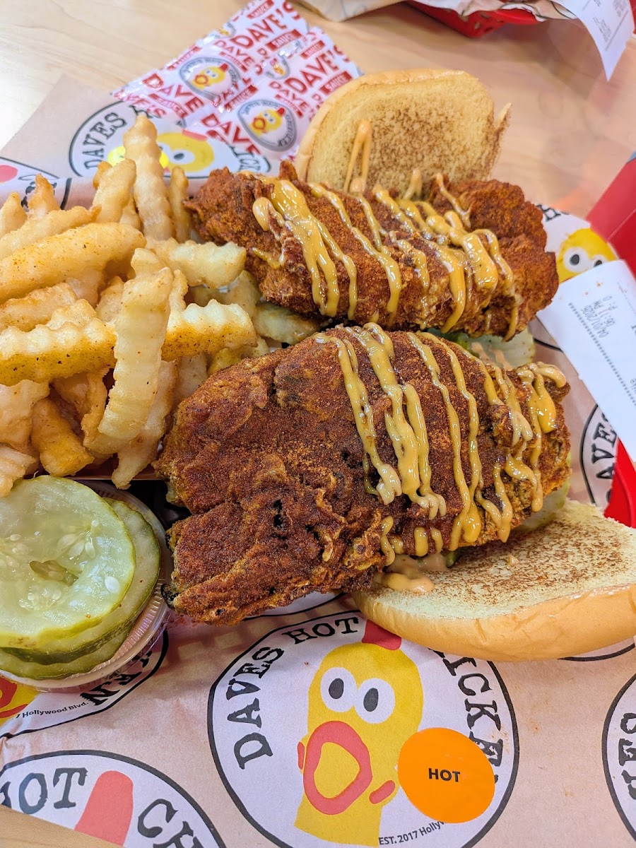 Dave's Hot Chicken Photo 5