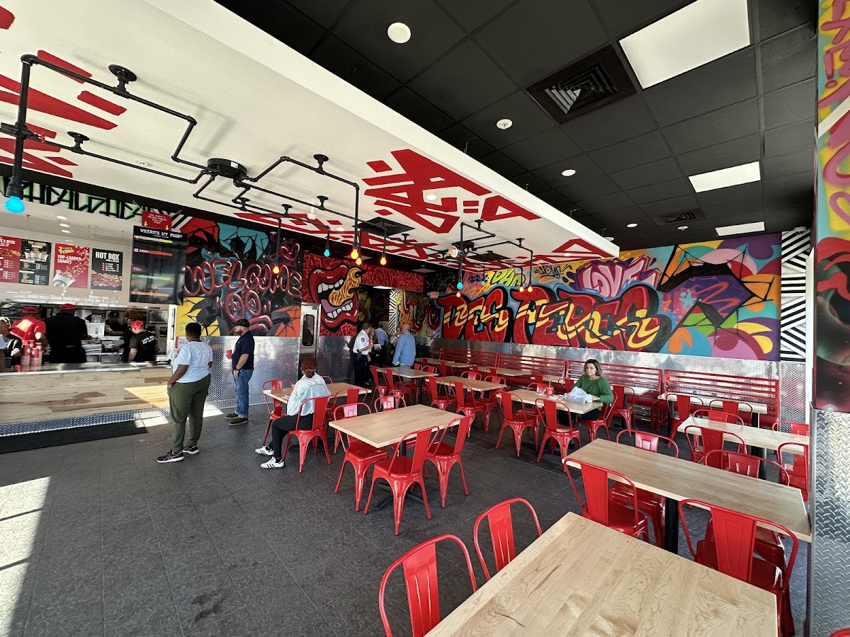 Dave's Hot Chicken Photo 7