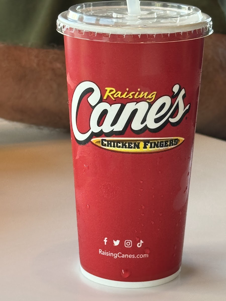 Raising Cane's Chicken Fingers Photo 10