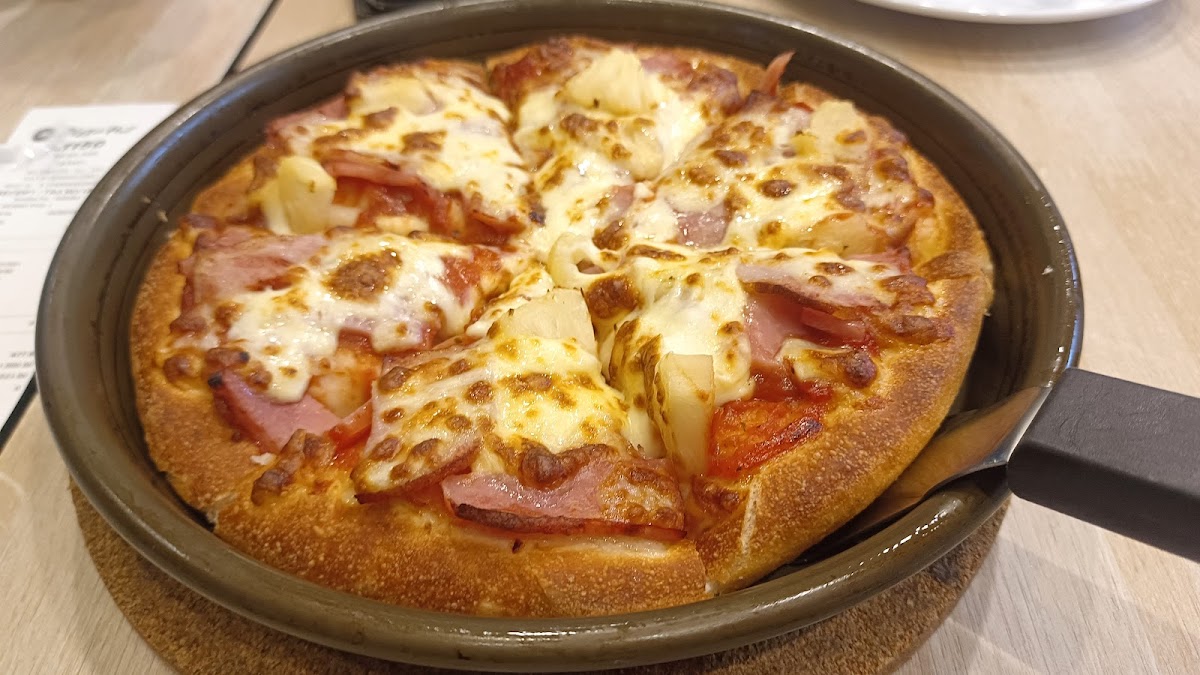 Pizza Hut Photo 3