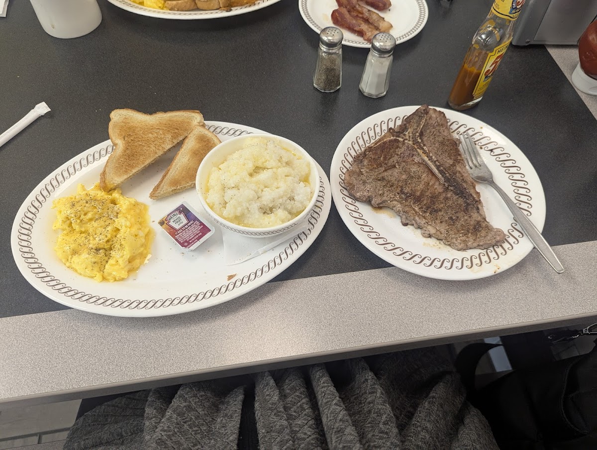 Waffle House Photo 8