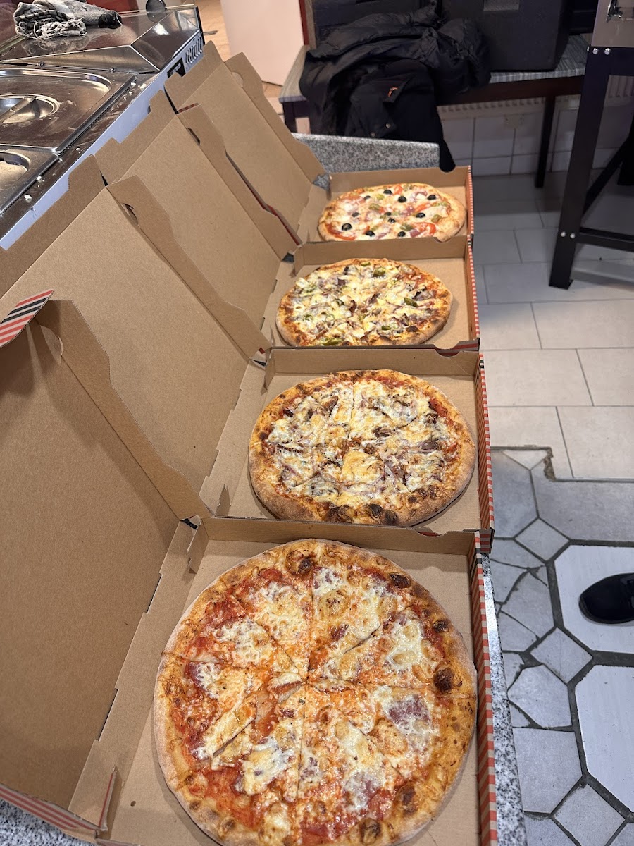 Milano Pizzeria Photo 3