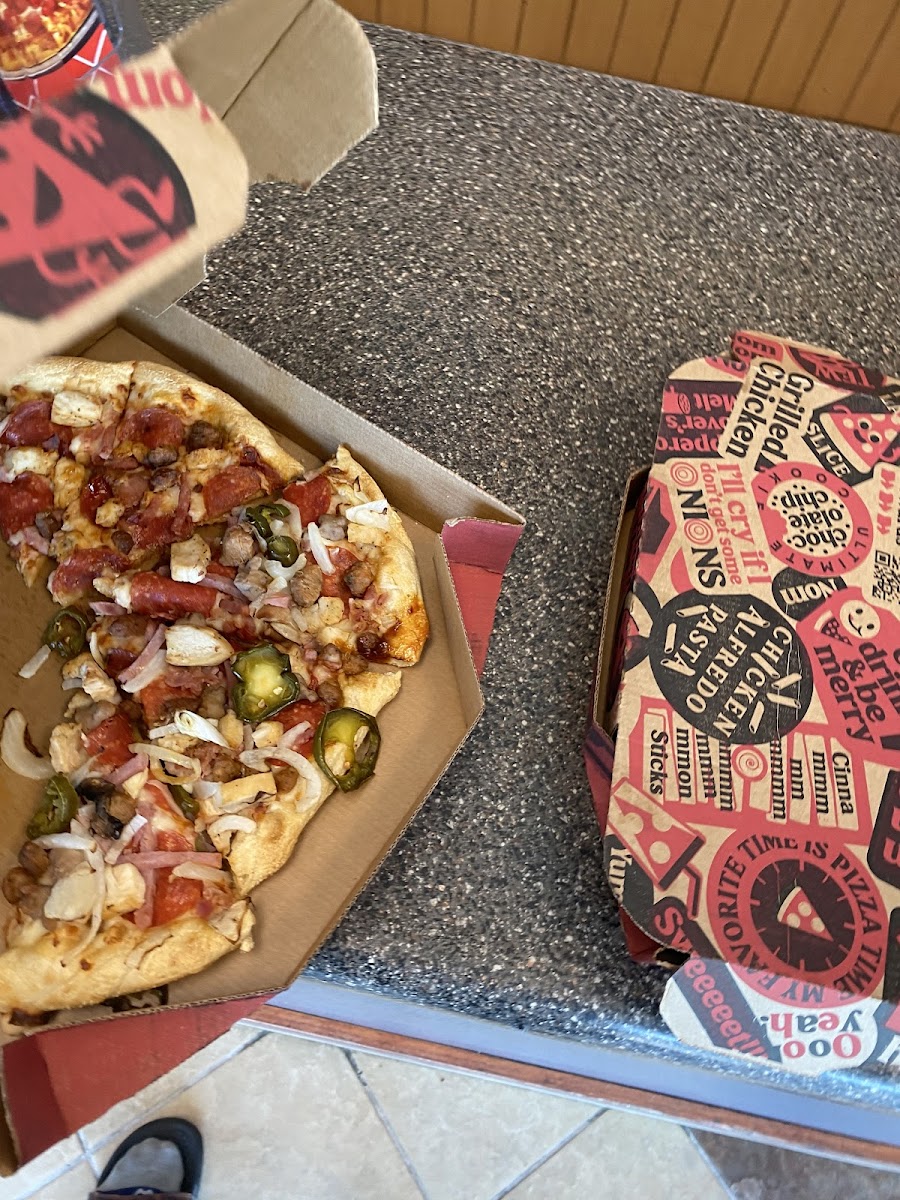 Pizza Hut Photo 10