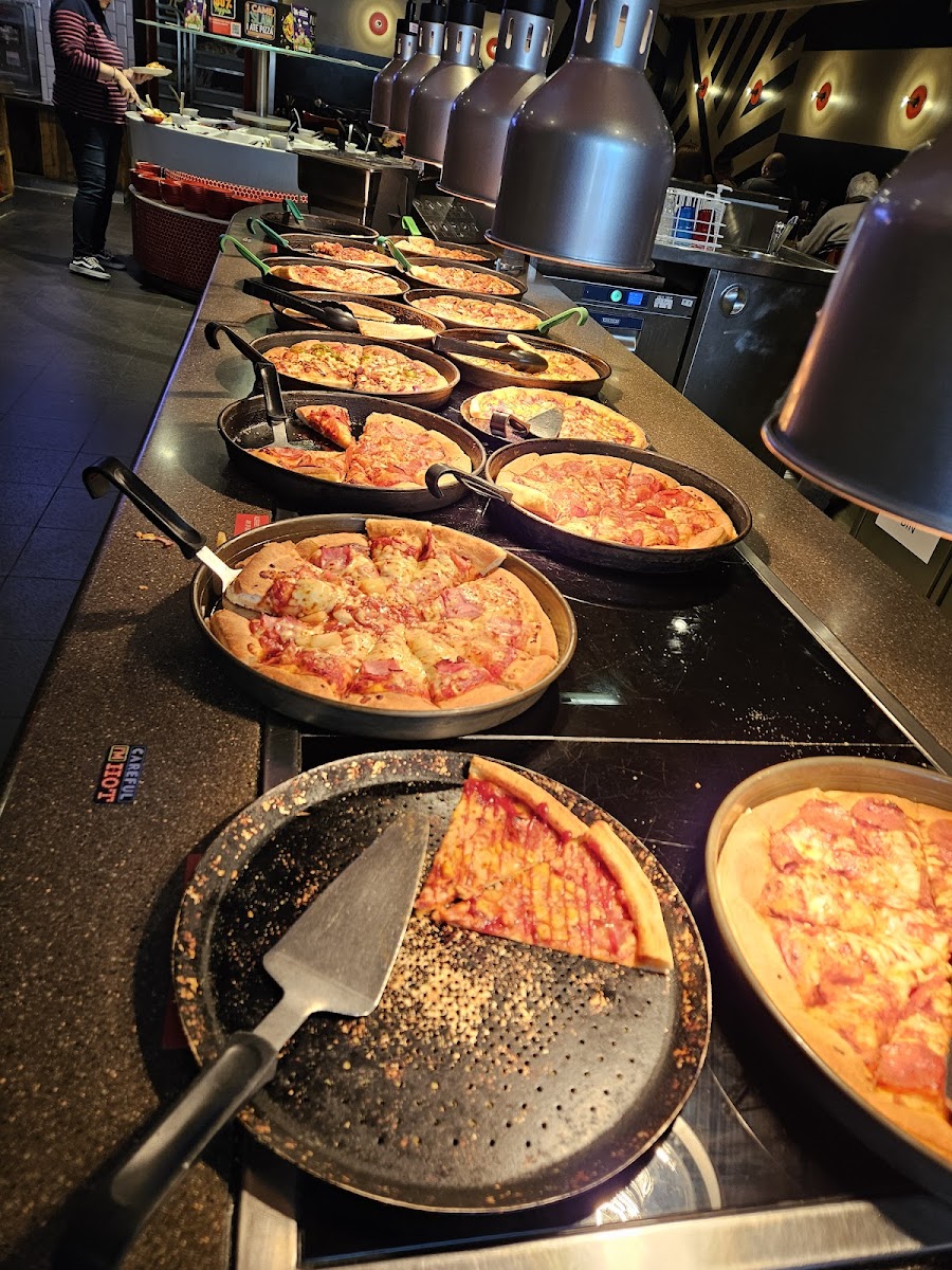 Pizza Hut Photo 10