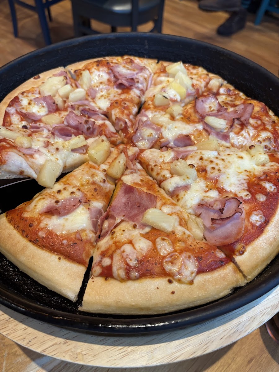 Pizza Hut Photo 4