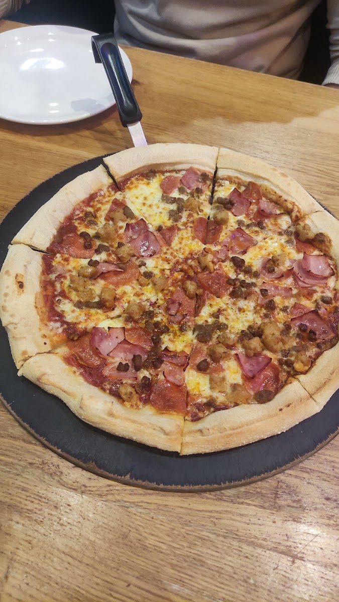 Pizza Hut Photo 8