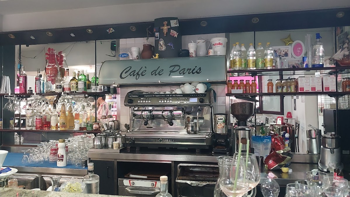 Café De Paris Photo 3