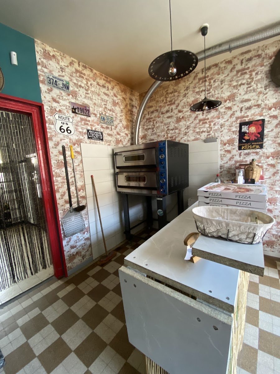 Pizza Lola Photo 3