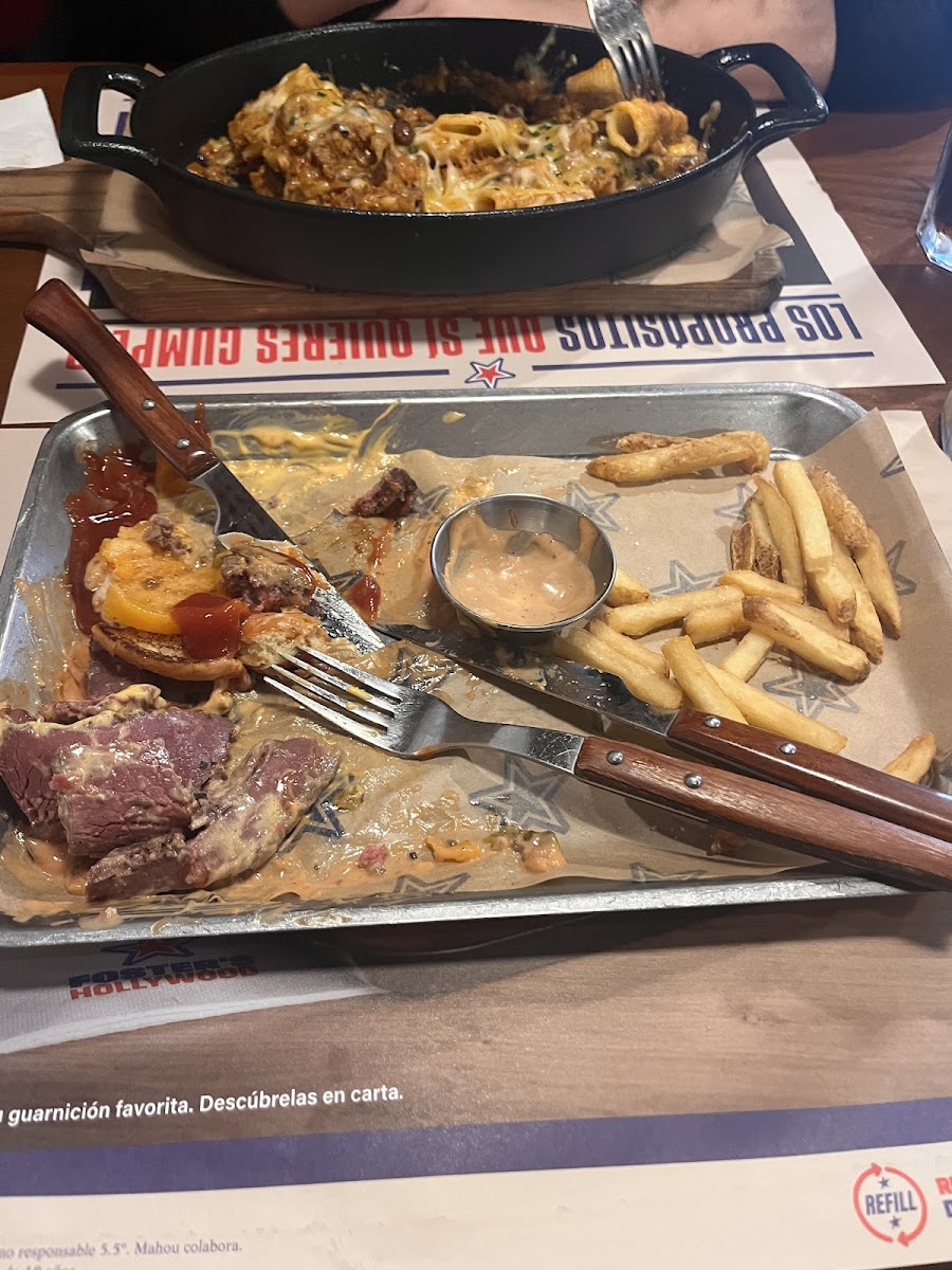 Foster's Hollywood Photo 8